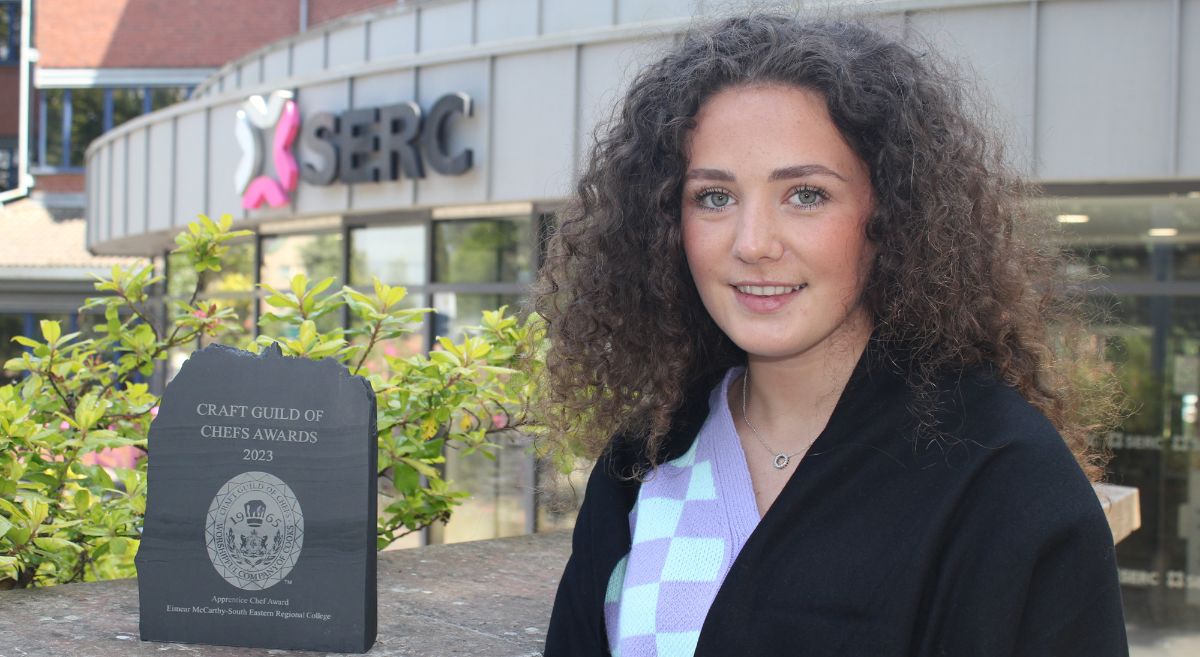 Eimear McCarthy with her Craft Guild of Chefs Award at Bangor Campus